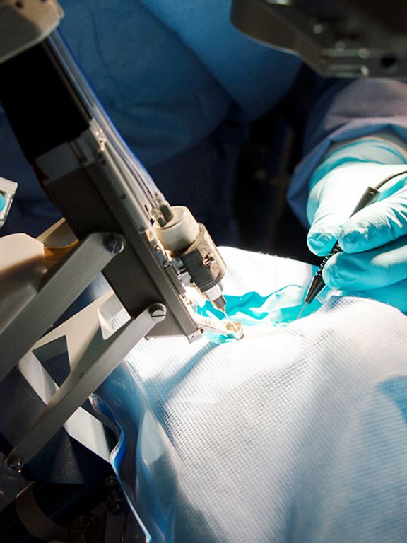 160101-PRECEYES-Surgical-System-Copyright-and-courtesy-Preceyes